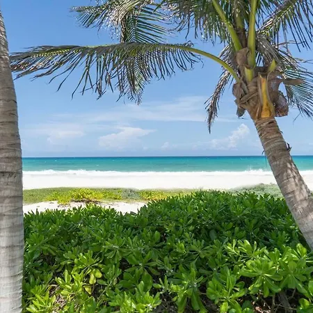 Villa Ixchel - Right On The Beach!