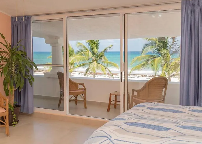 Pousada Ixchel - Right On The Beach!