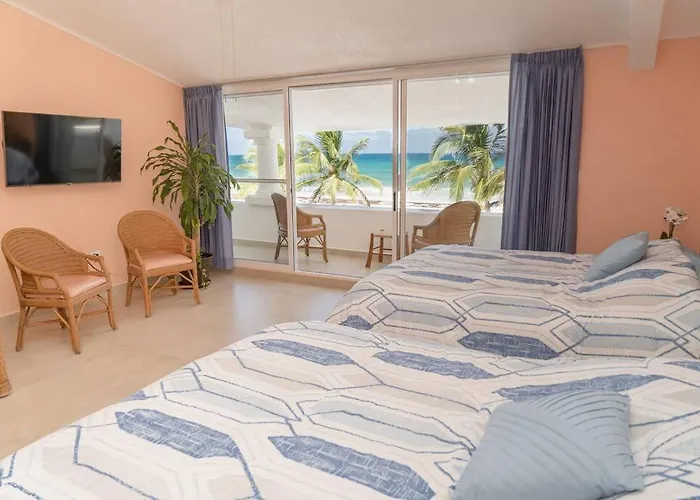 Pousada Ixchel - Right On The Beach!
