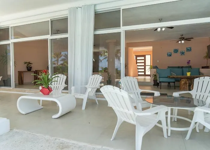 Pousada Ixchel - Right On The Beach!